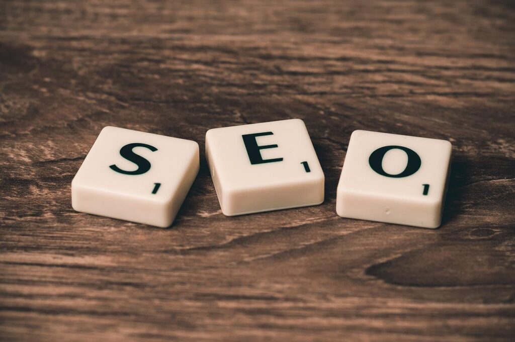 Visuele representatie van waarom SEO uitbesteden een gamechanger is voor bedrijfsgroei
