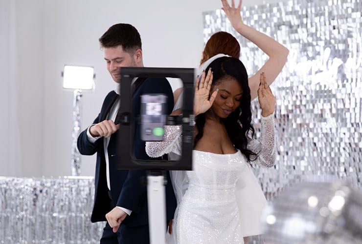 360 graden photobooth huren met camera die om gasten draait voor dynamische video's en effecten